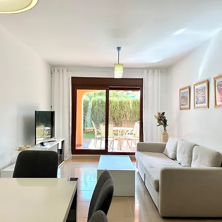 Lejlighed Beautiful 2-bedroom Frontline Estepona