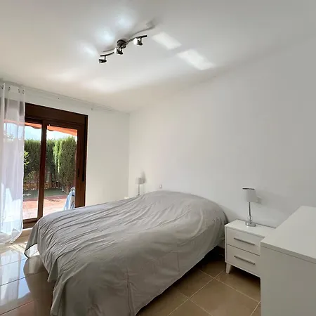 Apartment Beautiful 2-bedroom Frontline