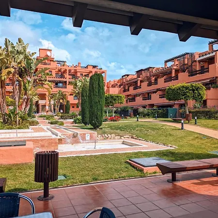 Beautiful 2-bedroom Frontline Appartement Estepona
