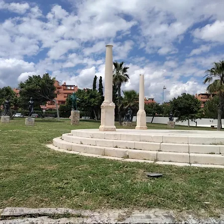 Beautiful 2-bedroom Frontline