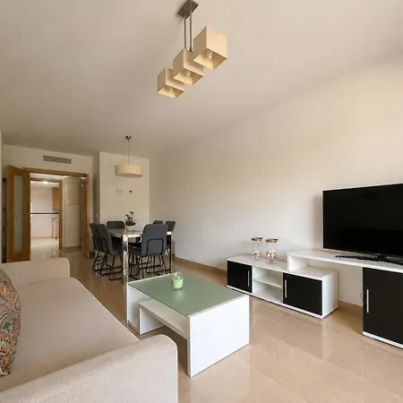 Beautiful 2-bedroom Frontline *