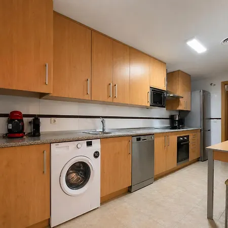 Beautiful 2-bedroom Frontline * 埃斯特波纳