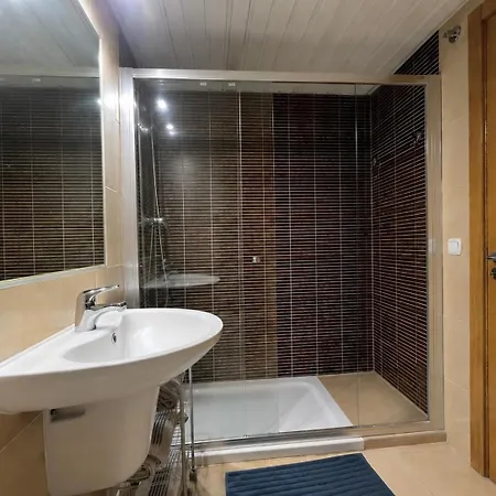 Beautiful 2-bedroom Frontline 埃斯特波纳