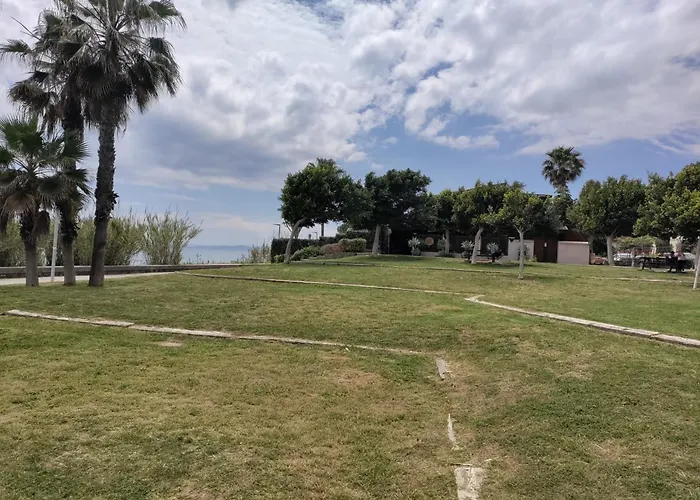 Daire Beautiful 2-bedroom Frontline