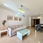 Apartment Beautiful 2-bedroom Frontline