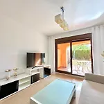 Beautiful 2-bedroom Frontline Apartment Estepona