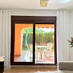Beautiful 2-bedroom Frontline Apartment *