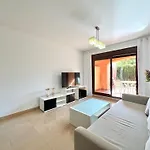 Beautiful 2-bedroom Frontline * Estepona