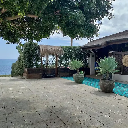 Beautiful 2-bedroom Frontline 公寓