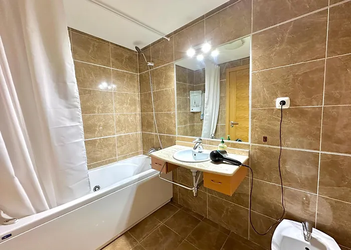 Beautiful 2-bedroom Frontline 公寓 埃斯特波纳