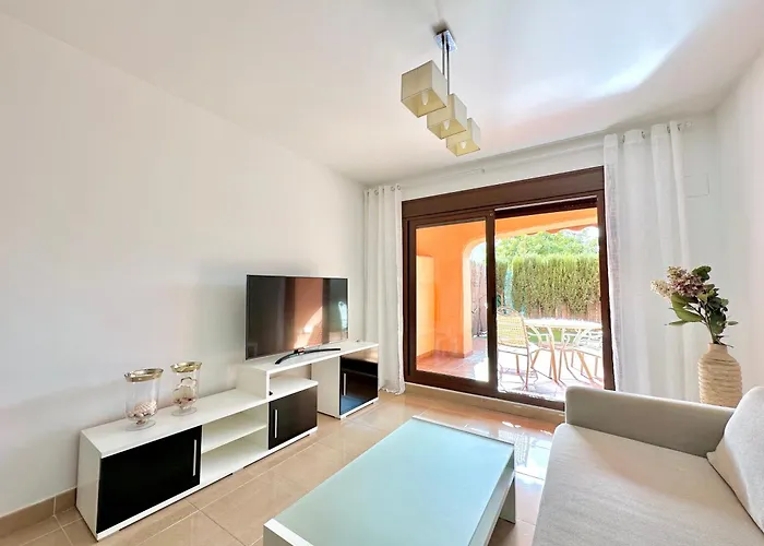 Beautiful 2-bedroom Frontline 公寓 埃斯特波纳