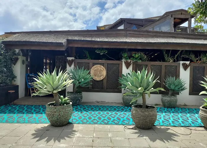 Beautiful 2-bedroom Frontline 公寓