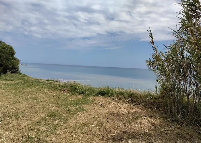 Beautiful 2-bedroom Frontline 公寓 埃斯特波纳